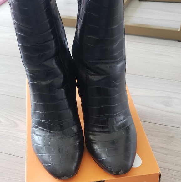 Croc embossed ALDO booties - Picture 3 of 3